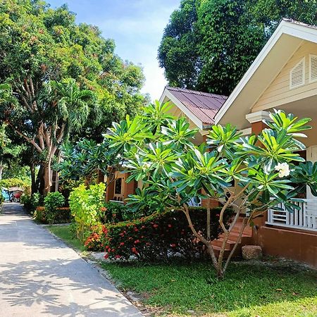 Malibu Samed Resort Koh Samet Bagian luar foto