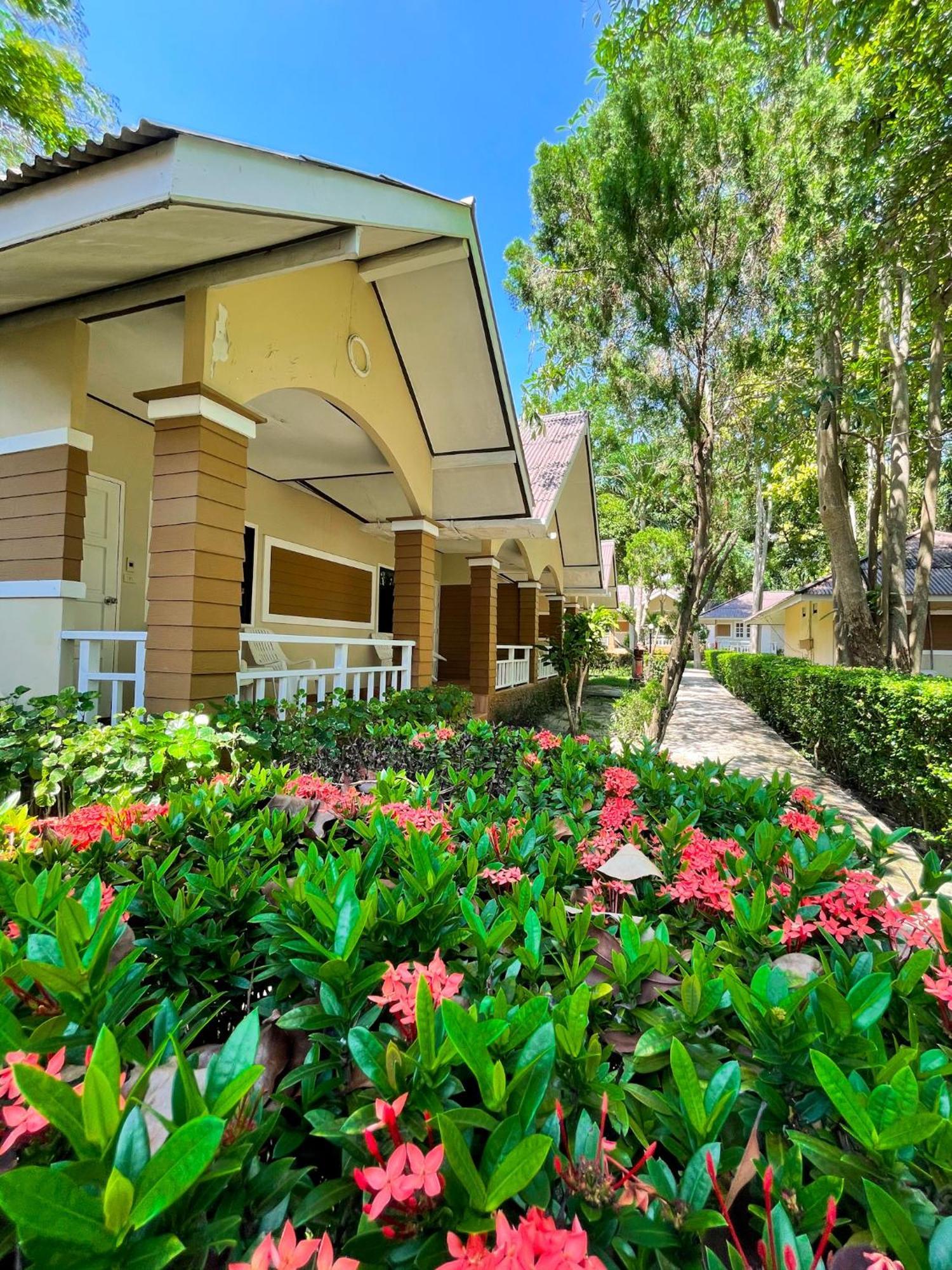 Malibu Samed Resort Koh Samet Bagian luar foto