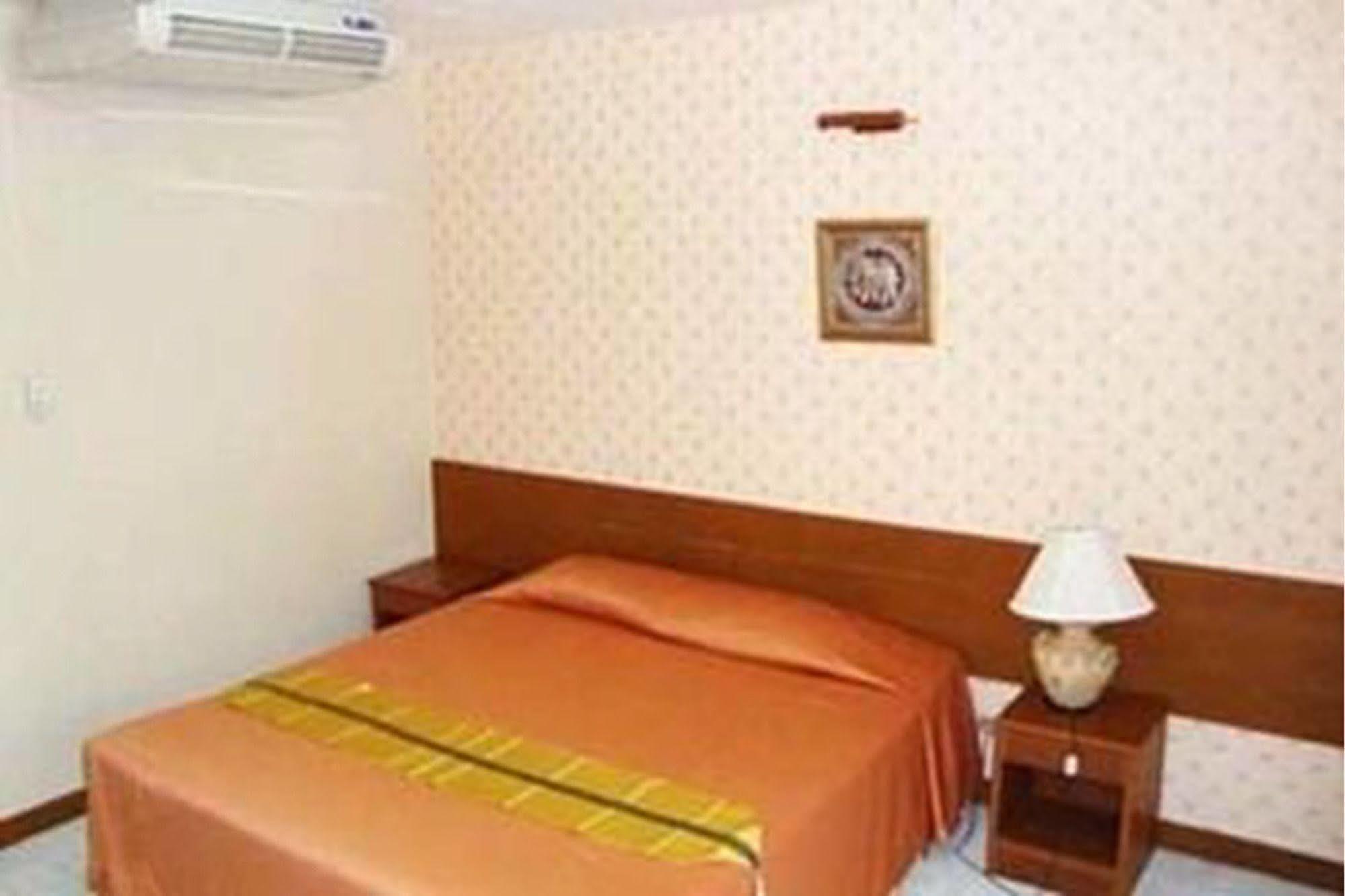 Malibu Samed Resort Koh Samet Bagian luar foto