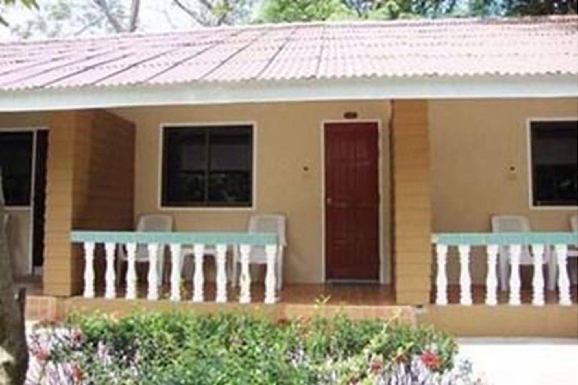 Malibu Samed Resort Koh Samet Bagian luar foto